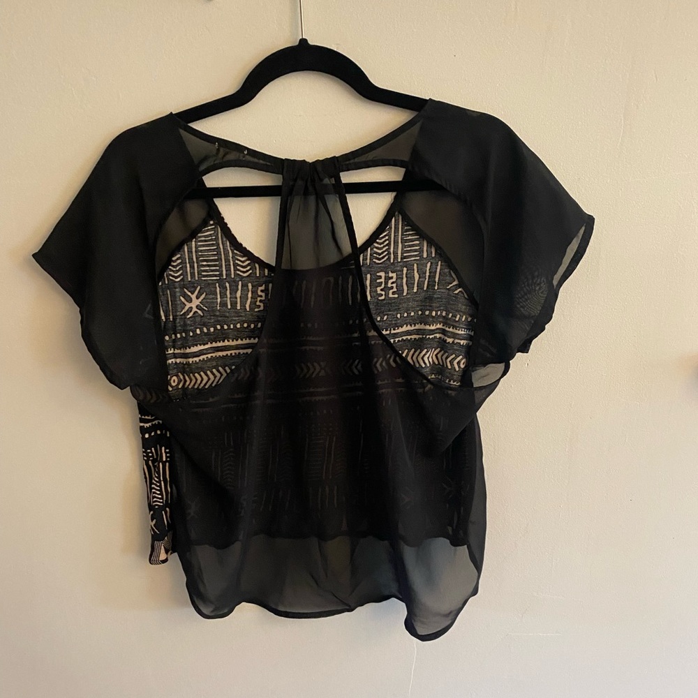 Aztec Patterned Cropped Shirt with Mesh Back - Picture 6 of 6